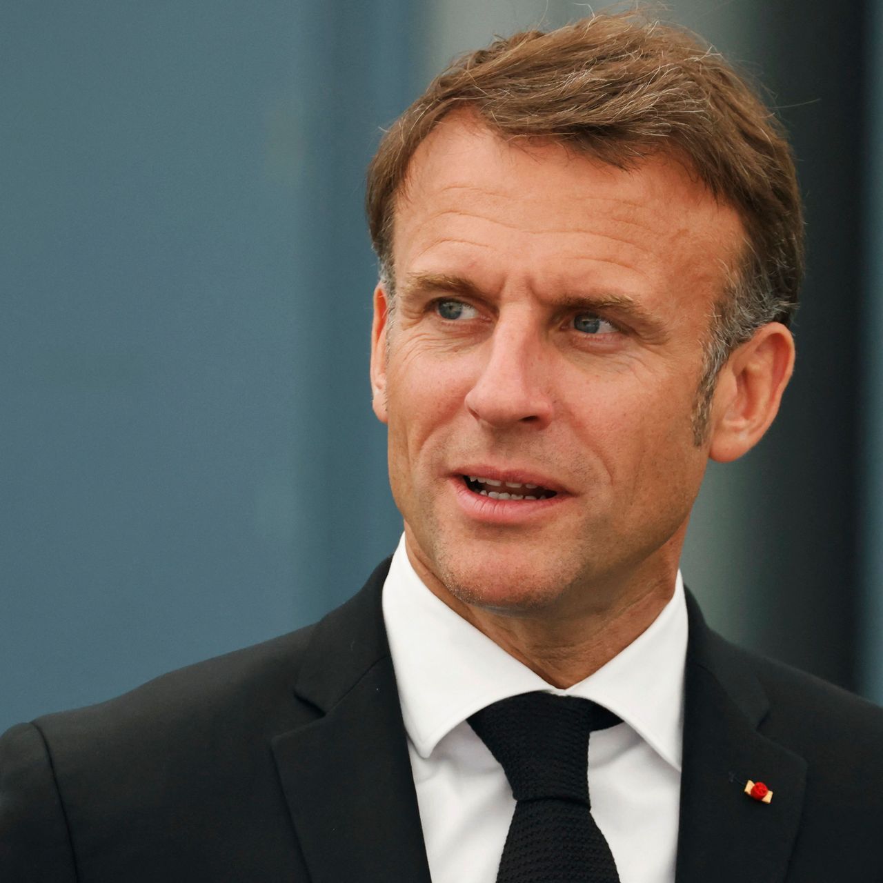 Macron calls for war? – Rebelion