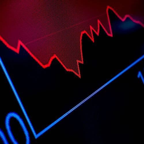 Think Interest Rates Will Head Lower? Now's the Time to Buy These 2 Canadian Stocks