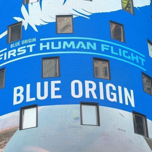 Jeff Bezos: Lauren, Blue Origin & His Enduring Vision - Archyworldys