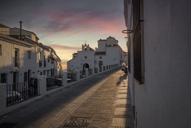 The Murciano Salvador Del Rocío Obtains a Scholarship to Study at the Fundación Cristina Heeren De Sevilla-Teatro Flamenco De Triana