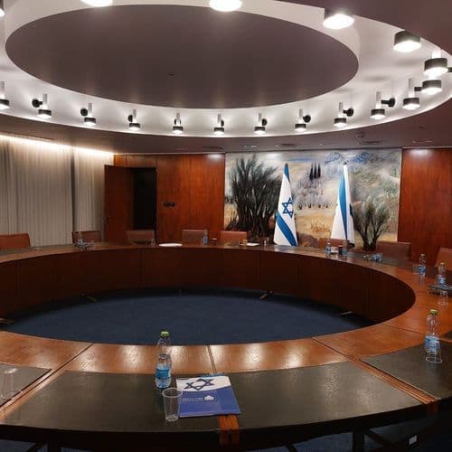 MKs storm out during Lapid speech at Knesset session marking 30th anniversary of Rabin death